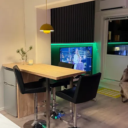 Marina Laegenhet I Smabatshamn Med Havsutsikt Apartment *