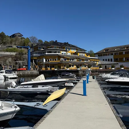 Marina Laegenhet I Smabatshamn Med Havsutsikt Apartment *